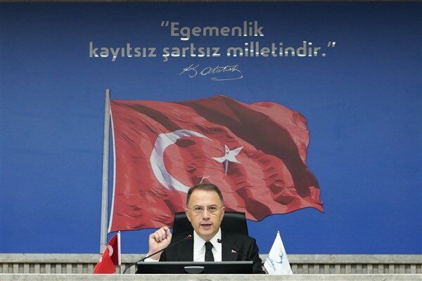 Başkan Çalık sosyal medya üzerinden yaptığı açıklamada, “Bugün tutuklanan biz