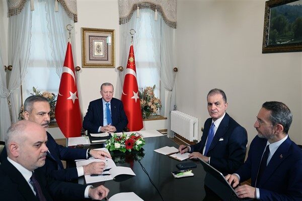 Cumhurbaşkanı Recep Tayyip Erdoğan, Cumhurbaşkanlığı Dolmabahçe Çalışma Ofisi'nde Çevrimiçi Liderler