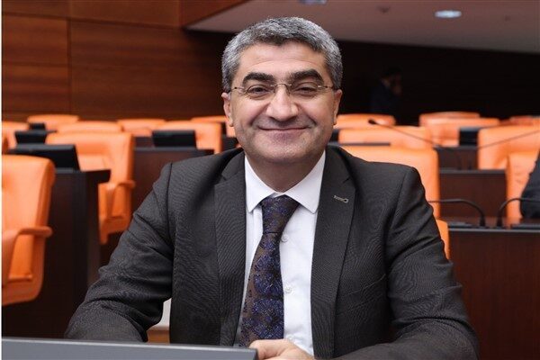 DEVA Partisi Genel Başkan Yardımcısı ve Mersin Milletvekili Ekmen, Tisan