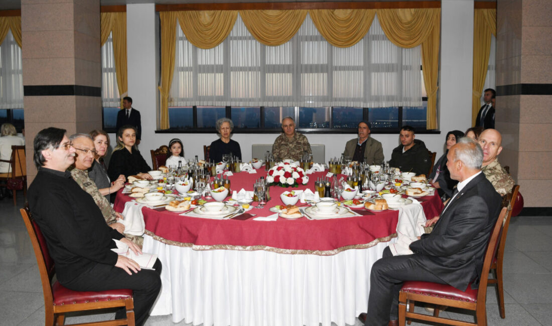 Genelkurmay Başkanı Orgeneral Metin Gürak, Özel Kuvvetler Komutanlığında inceleme ve