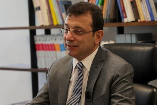 İstanbul Büyükşehir Belediye (İBB) Başkanı Ekrem İmamoğlu, cezaevine doğru yola