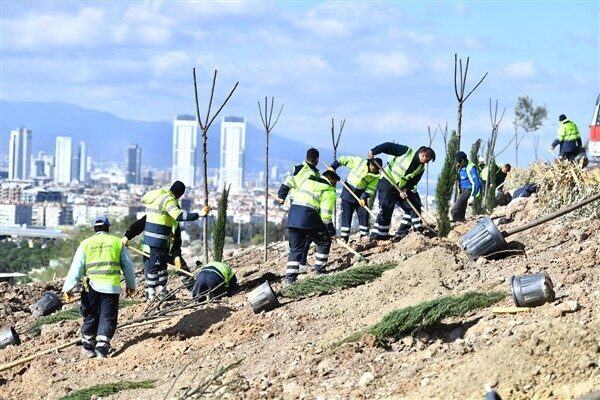 İzmir Büyükşehir Belediye Başkanı Dr. Cemil Tugay’ın geçen yaz yaşanan