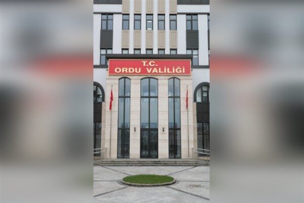 Ordu Valiliği, iç kesimlerde etkili olan kar yağışı nedeniyle Aybastı,