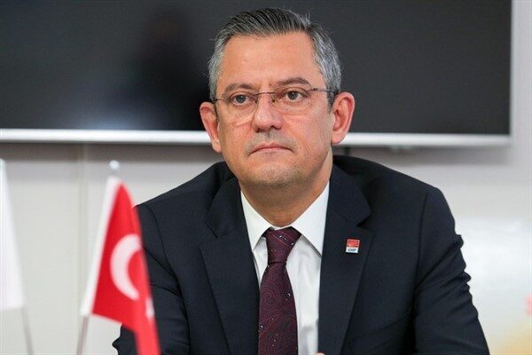 CHP Genel Başkanı Özgür Özel, medyaya ilişkin açıklamalarda bulundu. Özel,