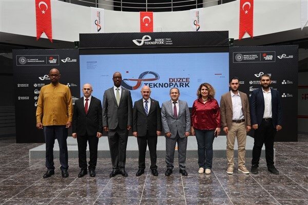 Ziyarette Rektör Yardımcısı Prof. Dr. Ali Öztürk, Mühendislik Fakültesi Dekanı