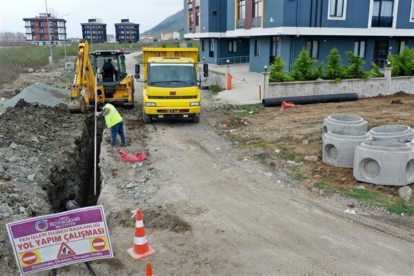 Aşırı yağışlarda Mahalle sakinlerinin mağduriyet yaşadığı bölgede çalışmalarını tamamlayan ekipler,