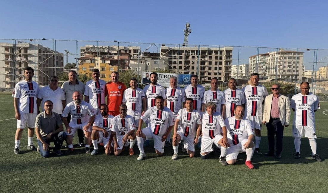 Esentepe Futbol Sahası’nda gerçekleşen ilk mücadelede Antakya Belediyesi ile Harbiye