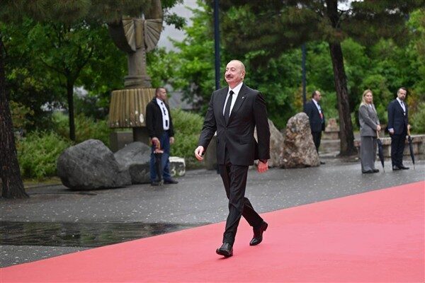Avrupa Siyasi Topluluğu'nun 6. Zirvesi'nin açılış töreni, Arnavutluk'un başkenti Tiran'da