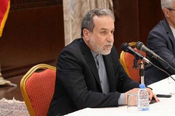 Gözaltılarla ilgili gelişmeleri endişeyle takip ettiklerini belirten Araghchi, İran’ın gerekli