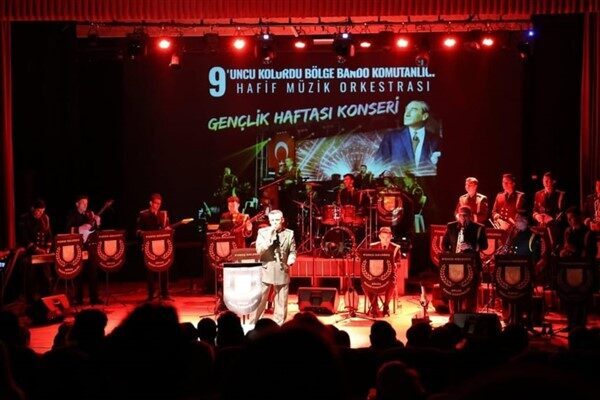 Ardahan Üniversitesi Aşık Şenlik Kültür Merkezi’nde gerçekleşen etkinlikte, 9’uncu Kolordu
