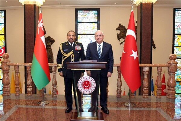 Bakanlıktan yapılan açıklamaya göre, Millî Savunma Bakanı Yaşar Güler, Genelkurmay