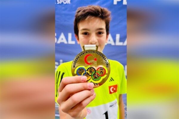 Muğla Büyükşehir Belediyesi Spor Kulübü atletizm branşı sporcusu Kerem Batur,