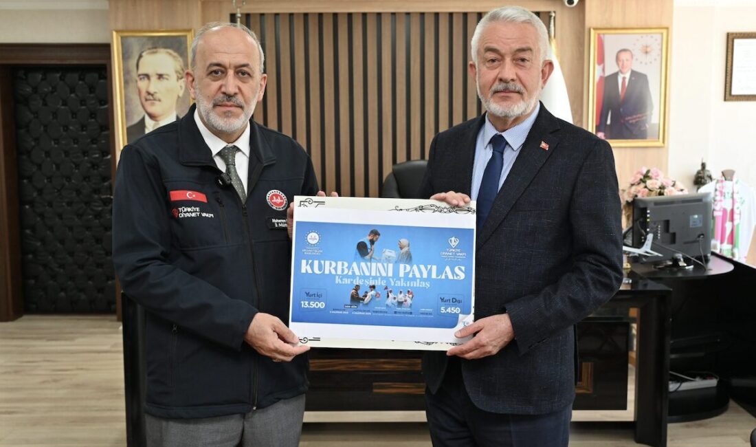 Isparta Belediye Başkanı Şükrü Başdeğirmen, Isparta İl Müftüsü Muharrem Biçer’i
