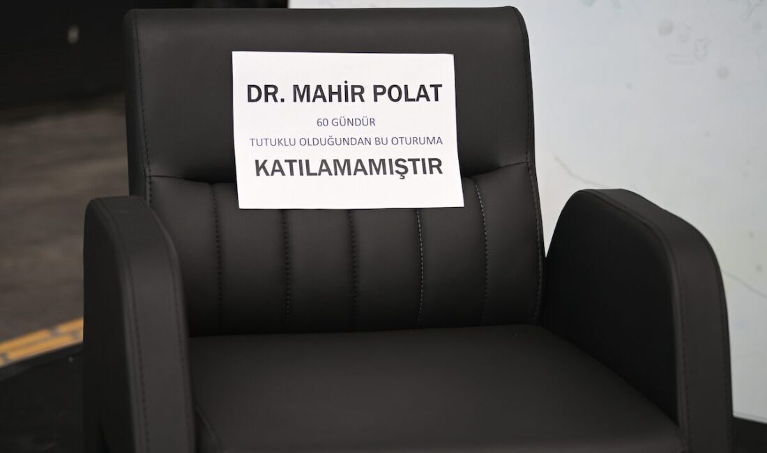 Bornova Belediye Başkanı Ömer Eşki, yaptığı açılış konuşmasında Dr. Mahir