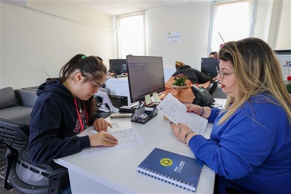 Belediyeden yapılan açıklamaya göre, Buca Belediyesi, ilçede iki farklı noktada