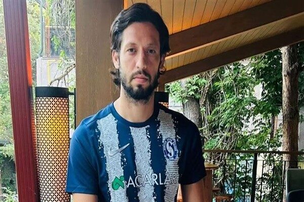  Kulüp, Sarıyer forması giyen 28 yaşındaki stoper Taha Batuhan Yayıkcı