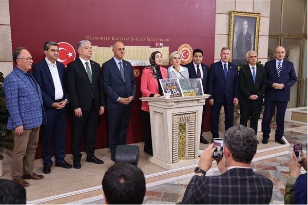 Basın açıklamasına DEVA Partisi, Saadet Partisi, Cumhuriyet Halk Partisi, Gelecek