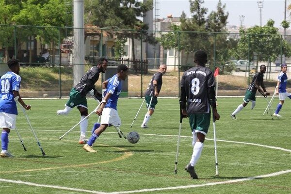 Ligin 19. haftasında Şanlıurfa 11 Nisan 1 Nolu Futbol Sahası’nda