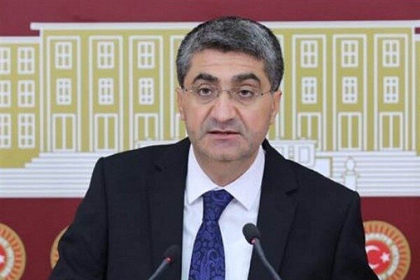 Mersin’deki ilgili kurumlarla sürekli iletişim halinde olduğunu belirten Ekmen, “Zirai