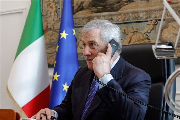 Tajani, açıklamasında, “İtalya, İsrail’den Gazze’deki sivillere yönelik gıda ve insani