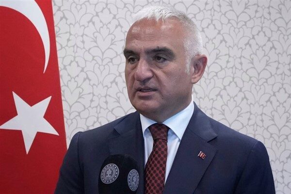 Bakan Ersoy, "Yeni turizm sezonu başlarken sezonun hız kazandığı bugünlerde