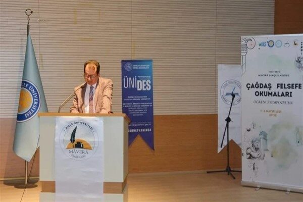 İlahiyat Fakültesi Fuat Sezgin Konferans Salonu’nda düzenlenen sempozyuma Dicle Üniversitesi