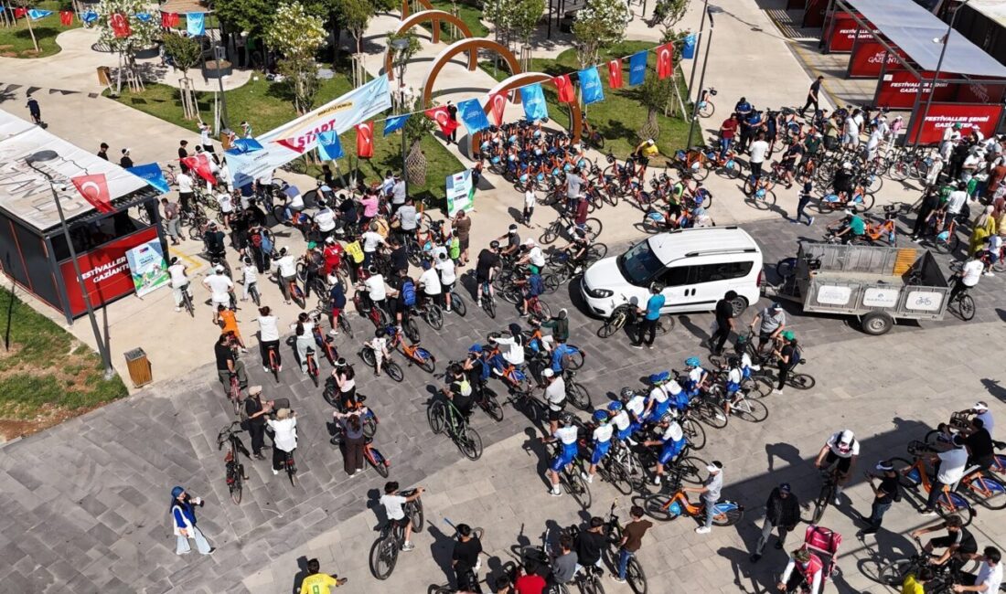 Festivaller Parkı’nda, kentteki çevreci, erişilebilir, akıllı ve insan odaklı ulaşım