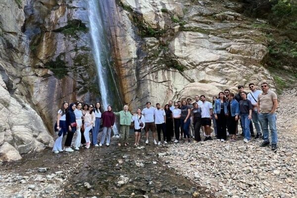 Gökçeada Uygulamalı Bilimler Yüksekokulu 4. sınıf öğrencileri Marmaros Şelalesi'nde teknik