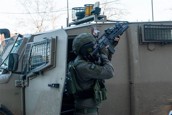 IDF’den yapılan açıklamada güçlerin, terörizmi engellemek için Yahudiye ve Samarya
