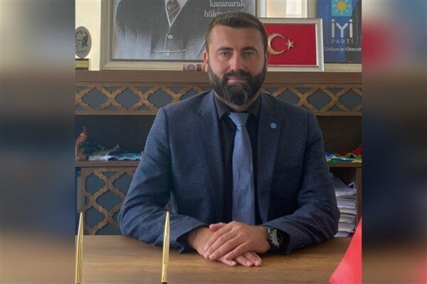 Erdönmez, deprem sonrası yıkılan belediye binasının yerine bir yıldır kalıcı