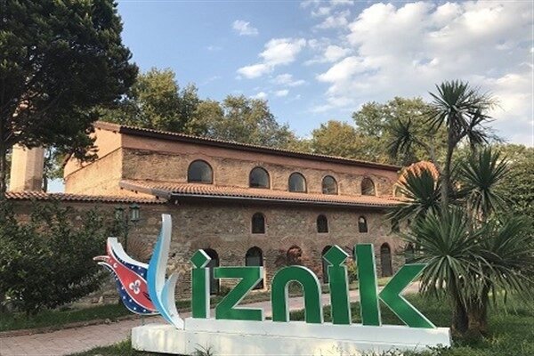 Kara, söz konusu girişimin yalnızca dini bir anma faaliyeti olmadığını,