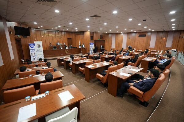 Toplam 40 üyeden oluşan Gençlik Meclisi’nin ilk toplantısına 38 üye