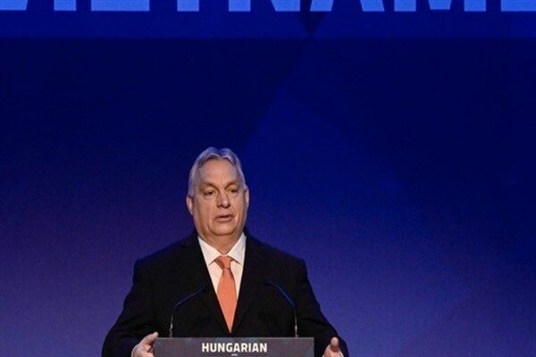 Macaristan Başbakanı Viktor Orban, Türkiye Cumhurbaşkanı Recep Tayyip Erdoğan, Kırgızistan