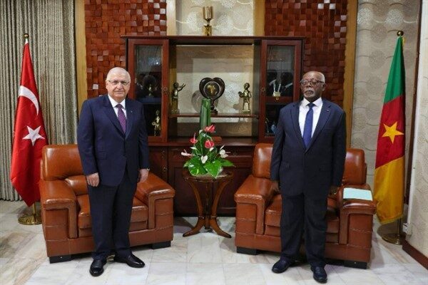 Resmi temaslarda bulunmak üzere Kamerun’a giden Milli Savunma Bakanı Yaşar