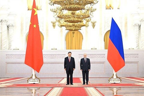 Vladimir Putin ve Xi Jinping görüşmelerinin ardından bir belge paketi