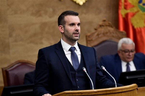 Karadağ Başbakanı Milojko Spajic, bugün Vojislavljevic Bulvarı'nın inşasına başlandığını aktardı.