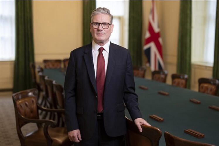 İngiltere Başbakanı Keir Starmer, düşüncelerinin cephede ve yurt içinde mücadele