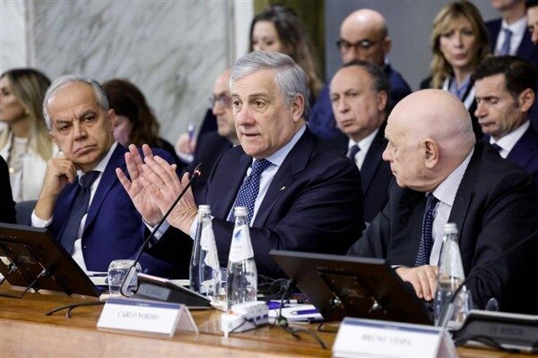 Tajani, son olarak 52 Filistinli sivilin Gazze'den Ürdün'e tahliye edildiğini