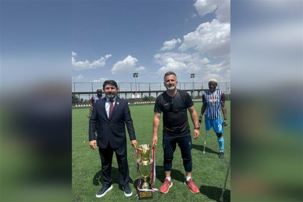 Ampute Futbol Süper Ligi’nde sezon boyu başarılı bir performans sergileyen