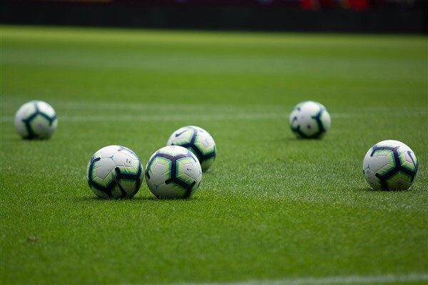Kamuyu Aydınlatma Platformuna (KAP) yapılan açıklamada, ''Şirketimiz ile profesyonel futbolcumuz
