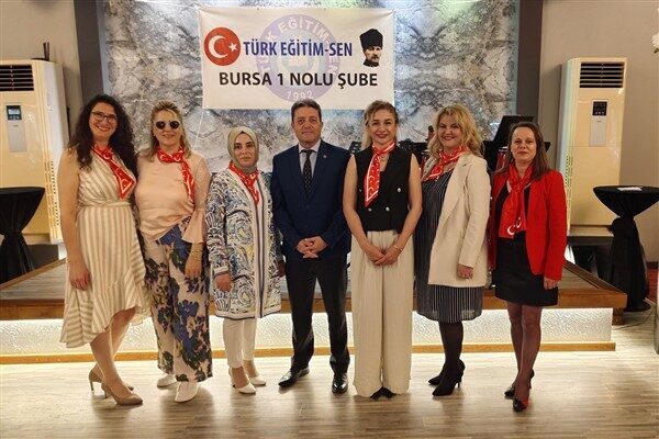 Etkinlikte, sendikanın kadın üyeleri ve misafirleri bir araya gelerek keyifli