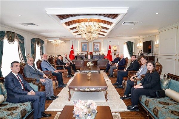Kıvanç Eğitim Kültür Sağlık ve Yardım Vakfı Başkanı Zeki Kıvanç,