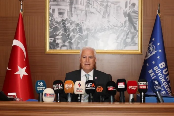 Bozbey’den Gündeme İlişkin Kritik Açıklamalar Bursa Büyükşehir Belediye Başkanı Mustafa Bozbey, Haziran ayı meclis toplantısında