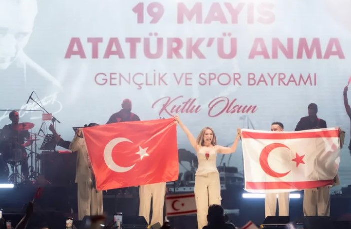 Ünlü sanatçı Ziynet Sali, 19 Mayıs Atatürk’ü Anma, Gençlik ve