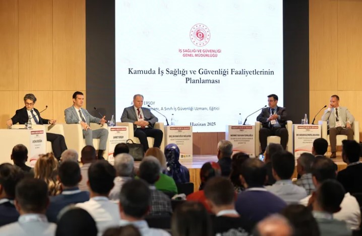 Konya’da Kurumlar Arası Dayanışma Öne Çıktı Konya Büyükşehir Belediyesi tarafından 76 kamu kuruluşundan 250 kişinin katılımıyla