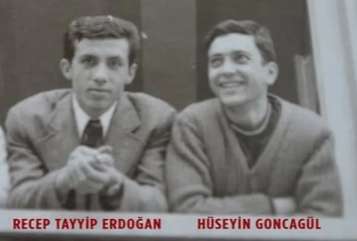 Erdoğan’dan Tiyatro Sanatçısı Hüseyin Goncagül’e Veda Mesajı Cumhurbaşkanı Recep Tayyip Erdoğan, hayatını kaybeden tiyatro sanatçısı Hüseyin Goncagül