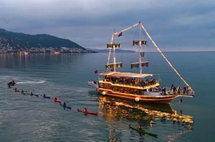 Karadeniz’de Kano Rüzgarı Esti Ordu Büyükşehir Belediyesi Yelken ve Kano Kulübü sporcuları yeni sezon