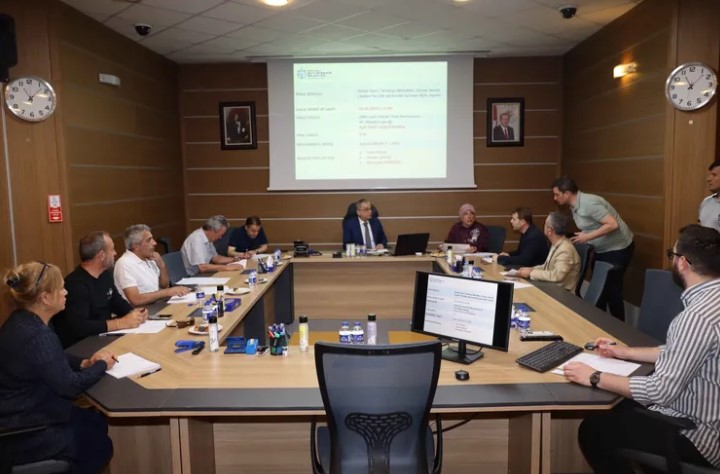 Kocaeli Büyükşehir Encümeni’nde Kiralama İhaleleri Sonuçlandı Kocaeli Büyükşehir Belediyesi Encümeni, Genel Sekreter Dr. Hayri Baraçlı başkanlığında