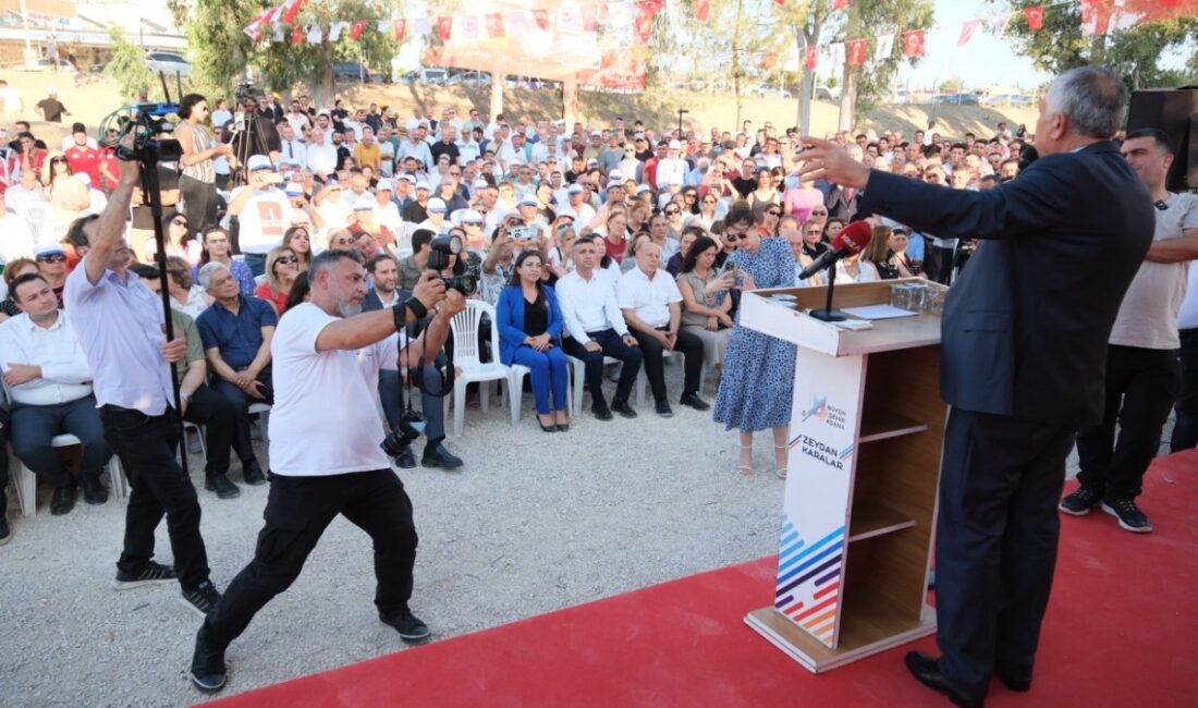 Adana’da İlk Yürüyen Merdivenli Yaya Üst Geçidi İçin Temel Atma Töreni Yapıldı Şehir Hastanesi’ne gidip gelen hasta ve hasta yakınlarının kullanımı için