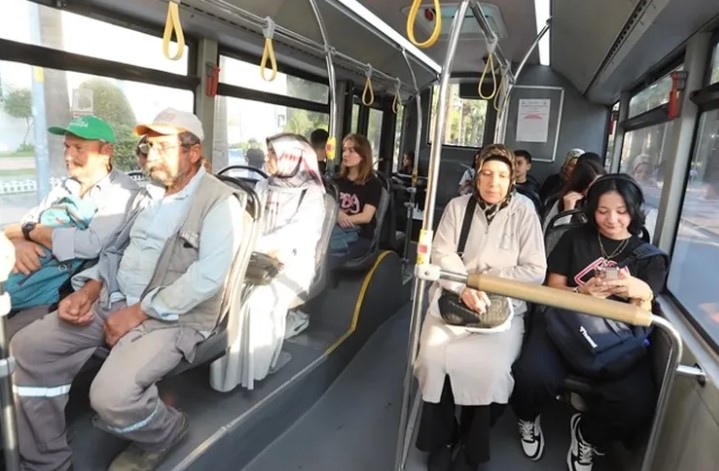 Denizli Büyükşehir’den Bayramda Ücretsiz Ulaşım İmkanı Büyükşehir Belediyesi, Kurban Bayramı süresince vatandaşların bayram ziyaretlerini daha rahat
